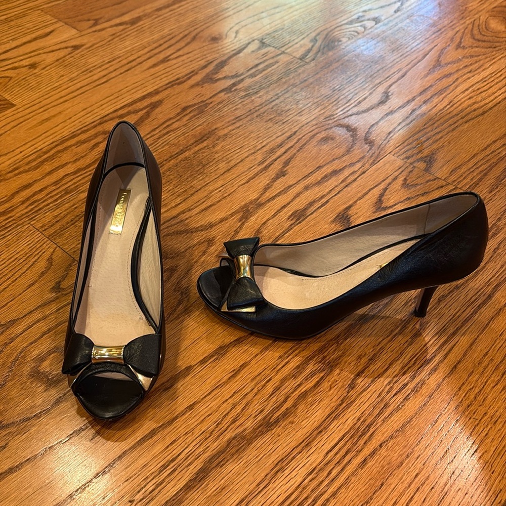 Louise et Cie Woman’s Boack Bow Heels Size 9